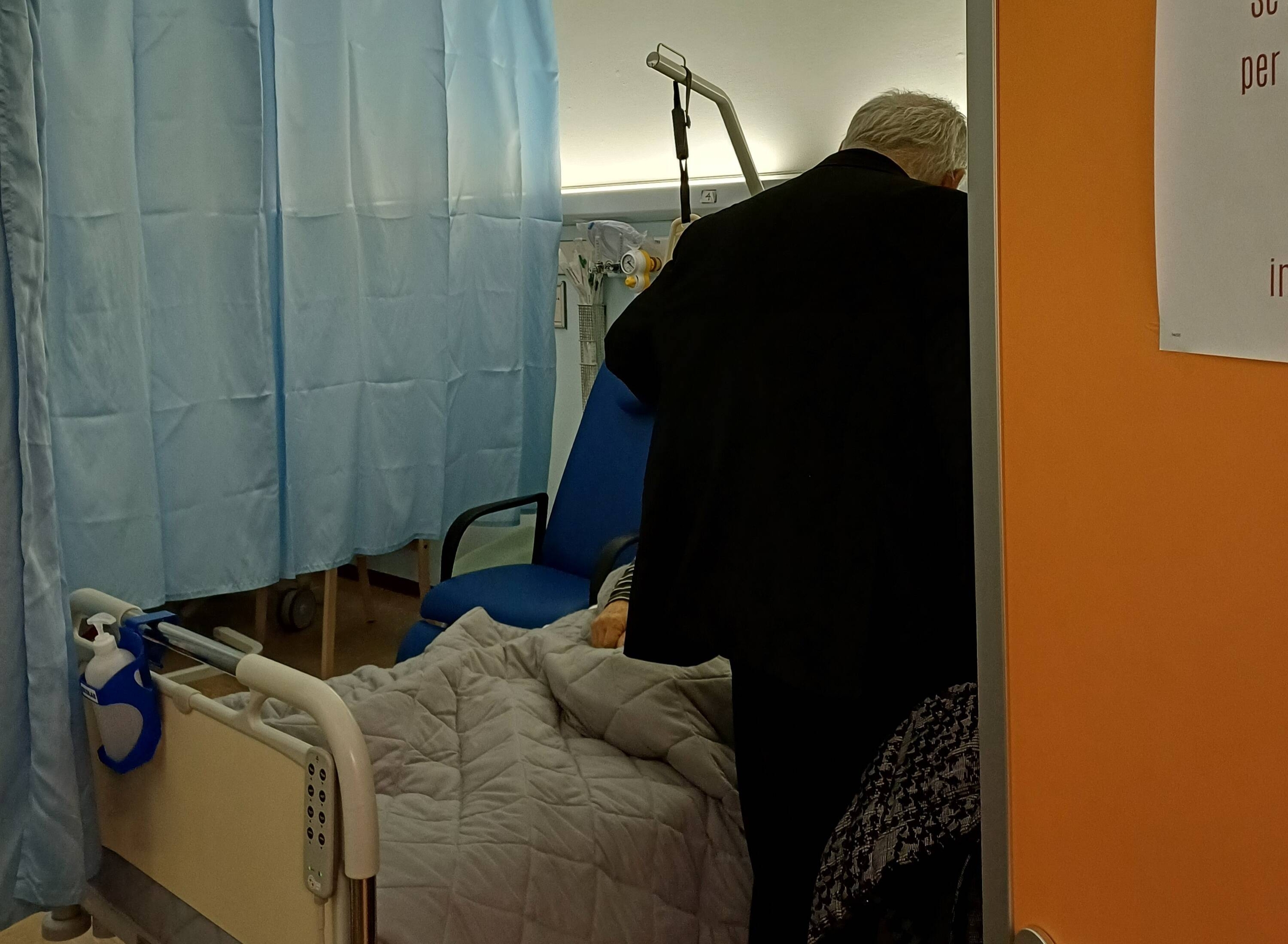 L’arcivescovo Lauro Tisi in visita al Santa Chiara