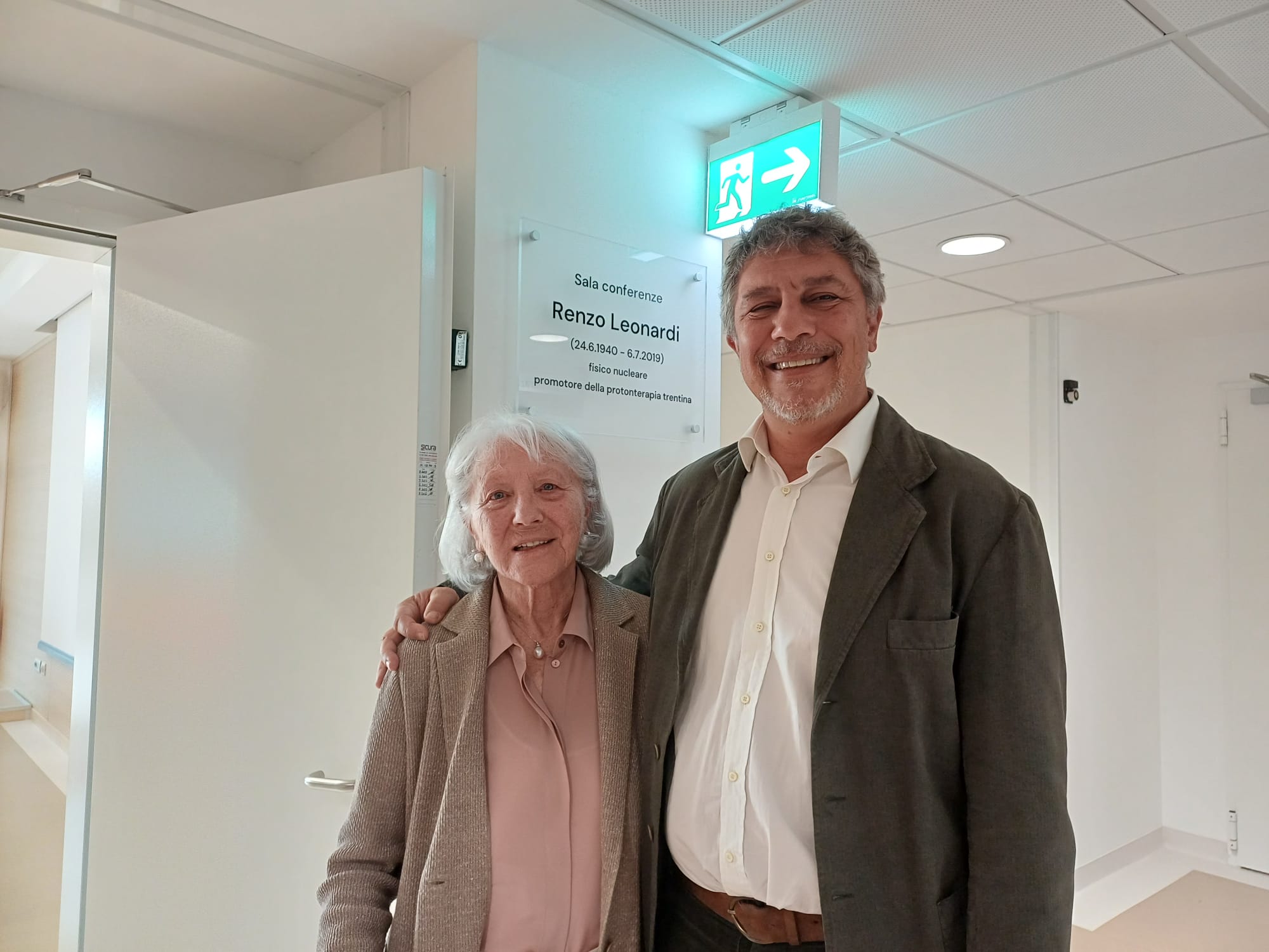 La moglie e il figlio del professor Renzo Leonardi