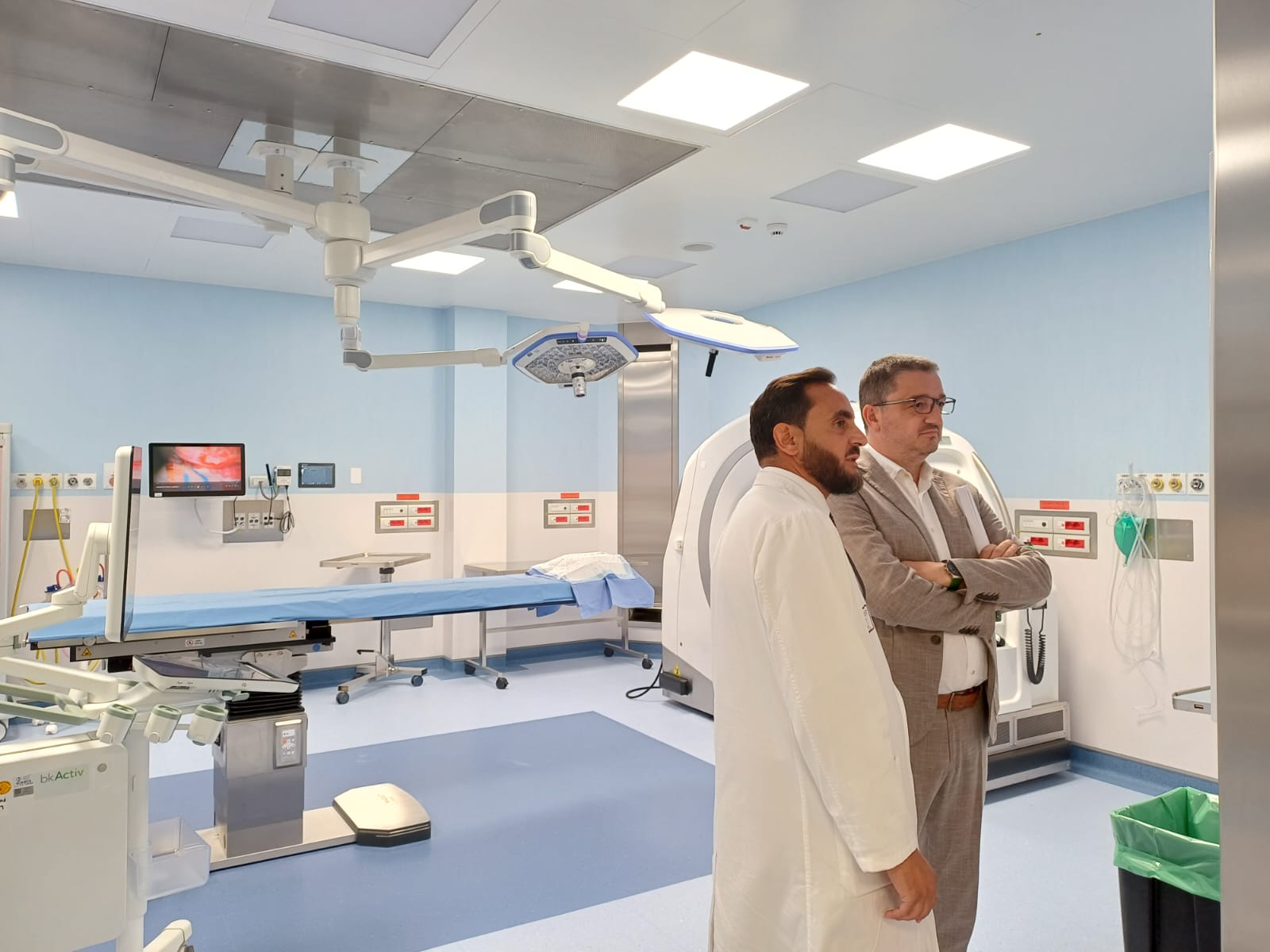 Sarubbo illustra la nuova sala operatoria neurochirurgica