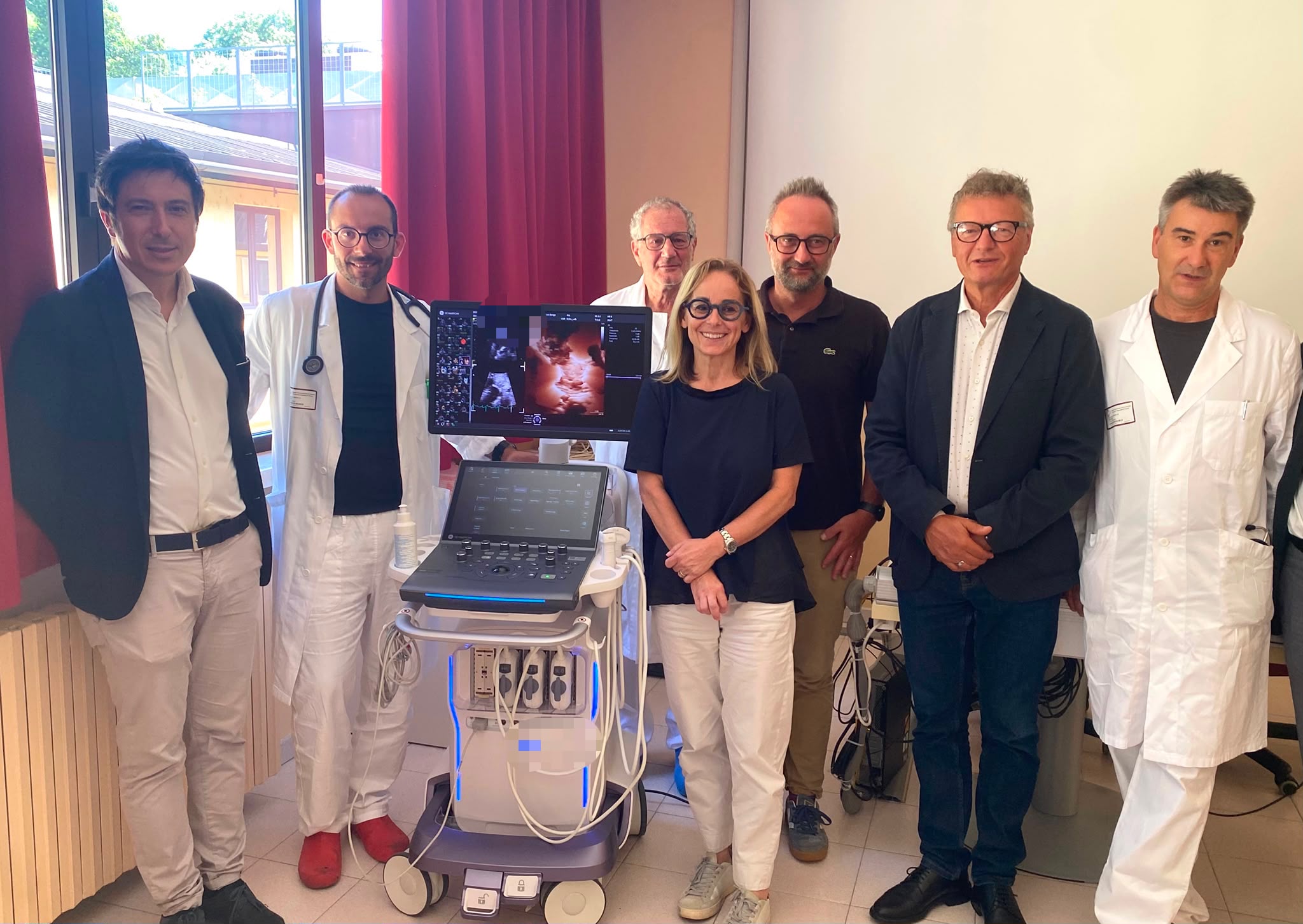 Consegna dell'ecografo all'ospedale di Borgo Valsugana. Da sin. Ziglio, Dell'Atti, Del Dot, Ferrai, Ceppinati, Ferro, Peterlana