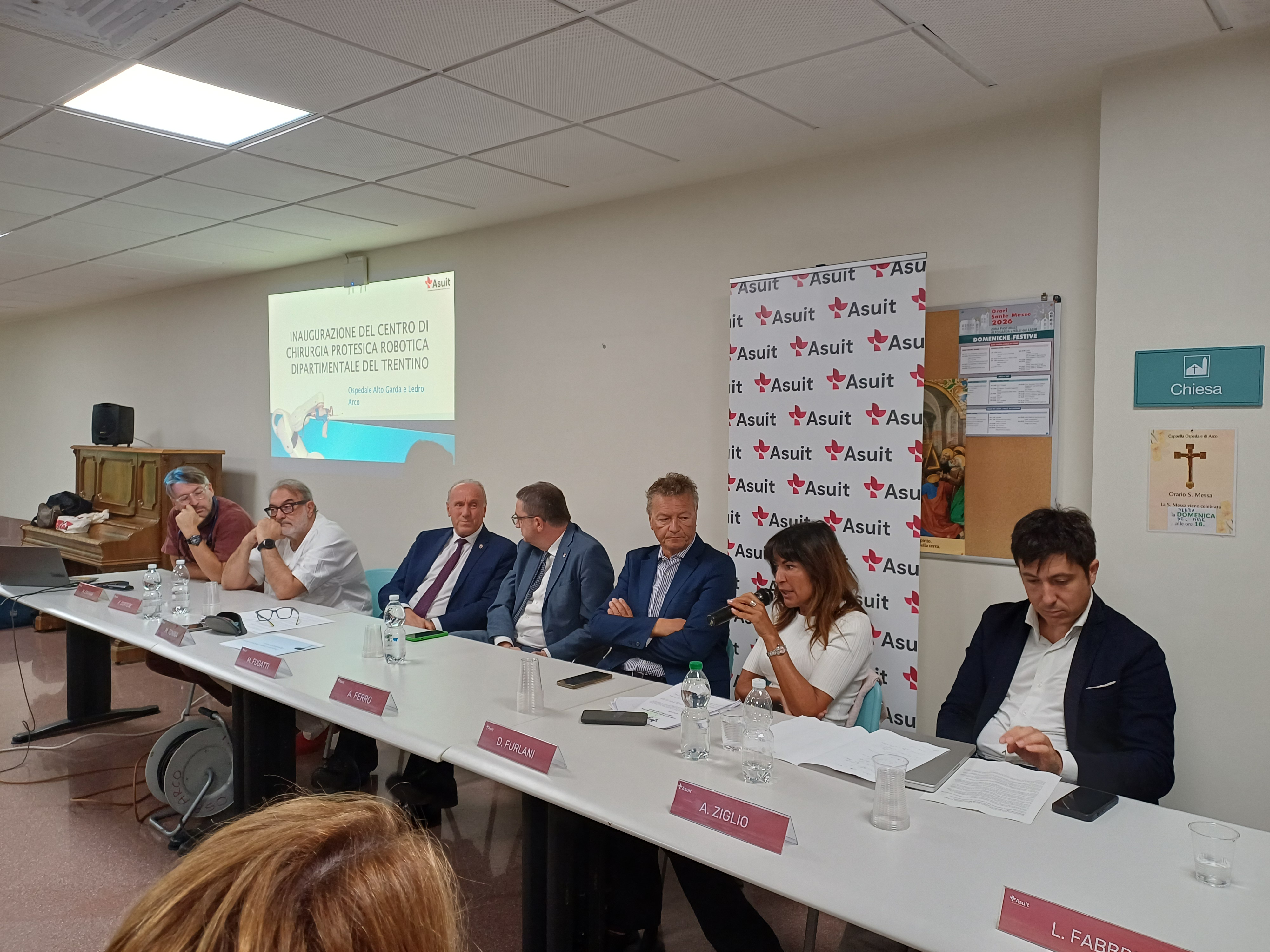 conferenza stampa robot ortopedico Arco