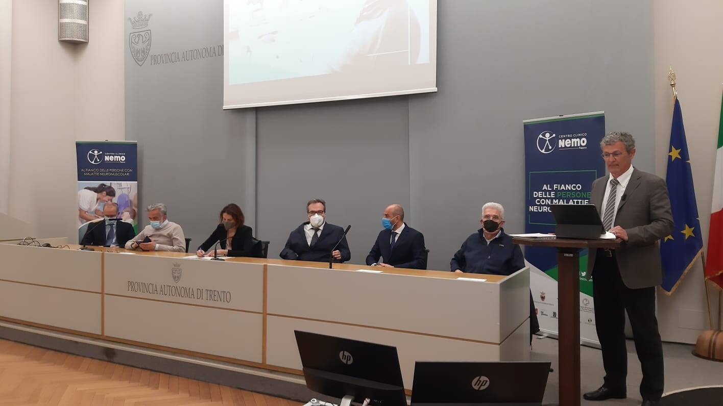 Immagine: La conferenza stampa da sx Benetollo_Brunori_Segnana_Fontana_Zuccarino_Borzaga.jpg Creative Commons Attributon–ShareAlike 4.0 International (CC BY-SA 4.0)