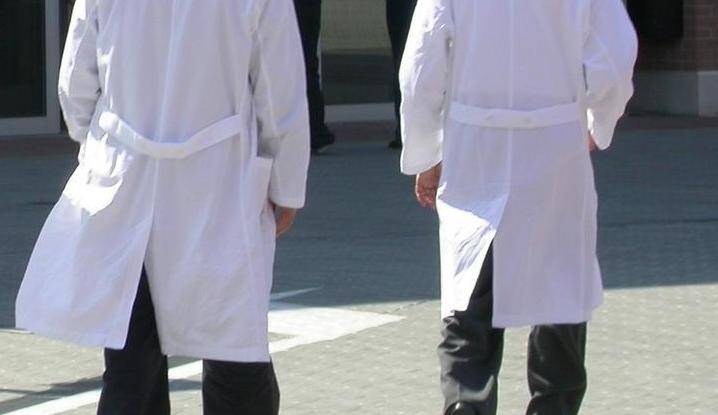 Immagine: medici2.jpg Creative Commons Attributon–ShareAlike 4.0 International (CC BY-SA 4.0)