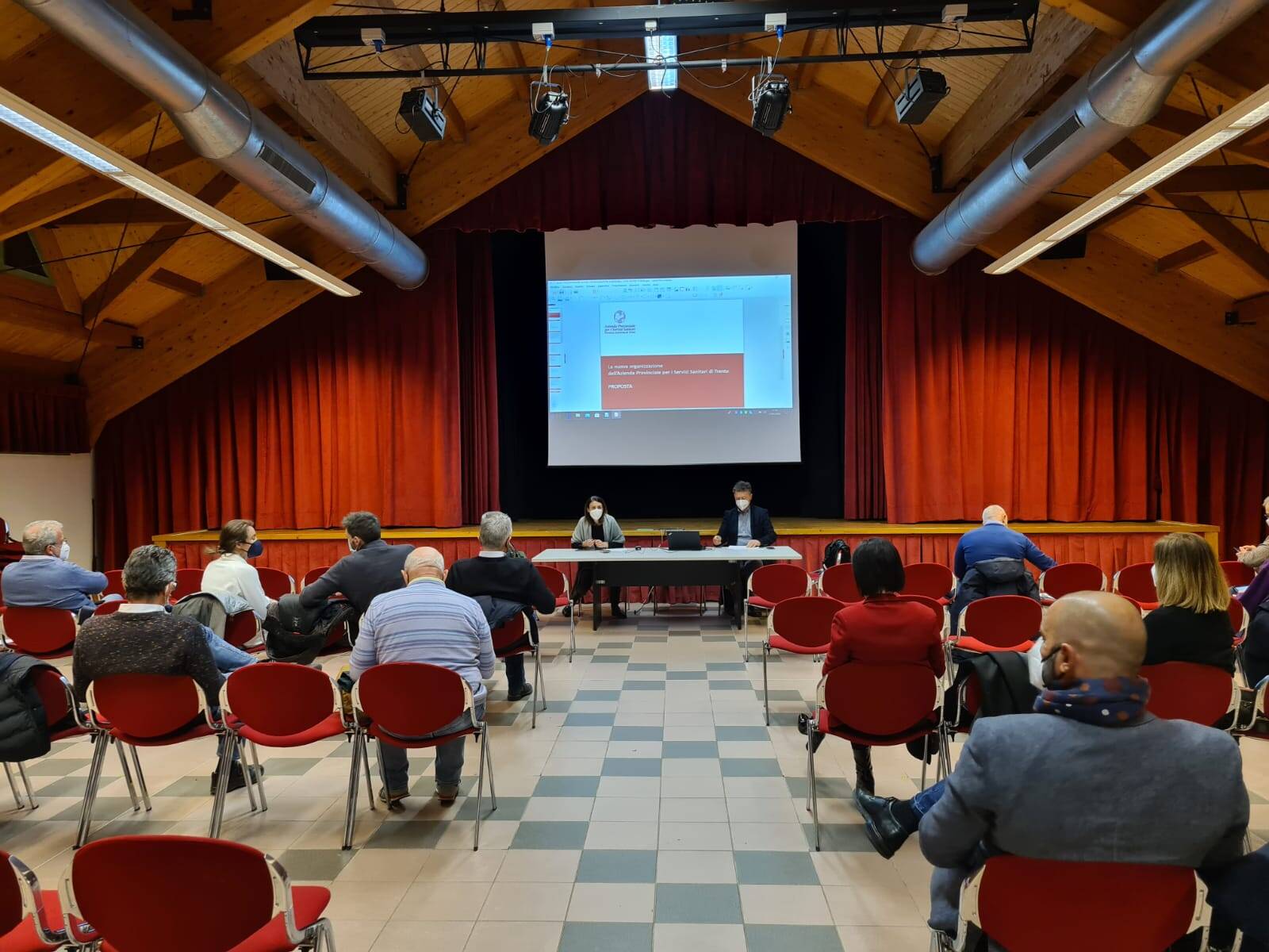Immagine: La presentazione del nuovo regolamento Apss alle comunità Rotaliana-Königsberg, Paganella e Valle dei Laghi presso il municipio di San Michele all'Adige.jpeg Creative Commons Attributon–ShareAlike 4.0 International (CC BY-SA 4.0)