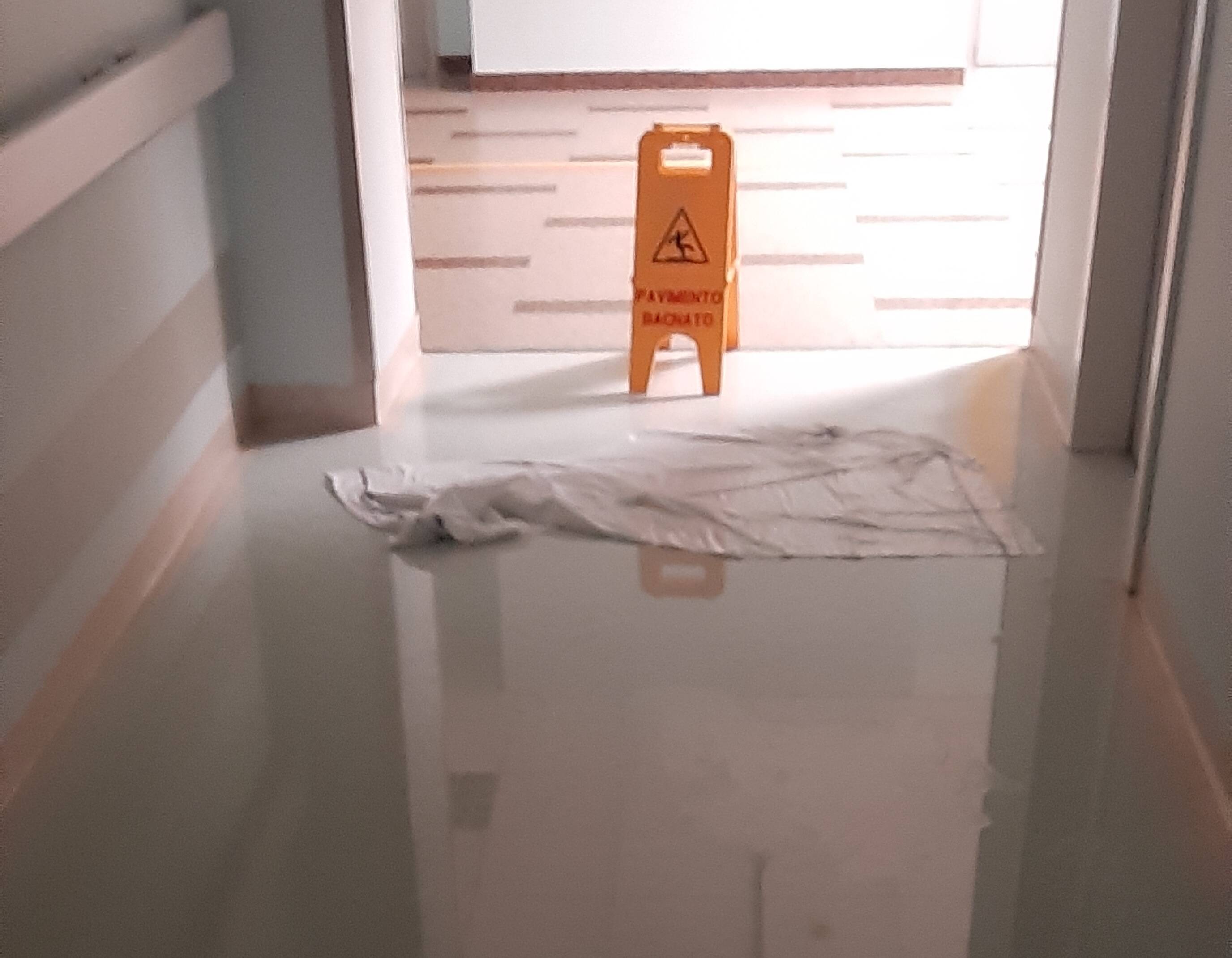 Immagine: atti vandalismo santa chiara 4_7_2024 ps1 (2).jpg Creative Commons Attributon–ShareAlike 4.0 International (CC BY-SA 4.0)