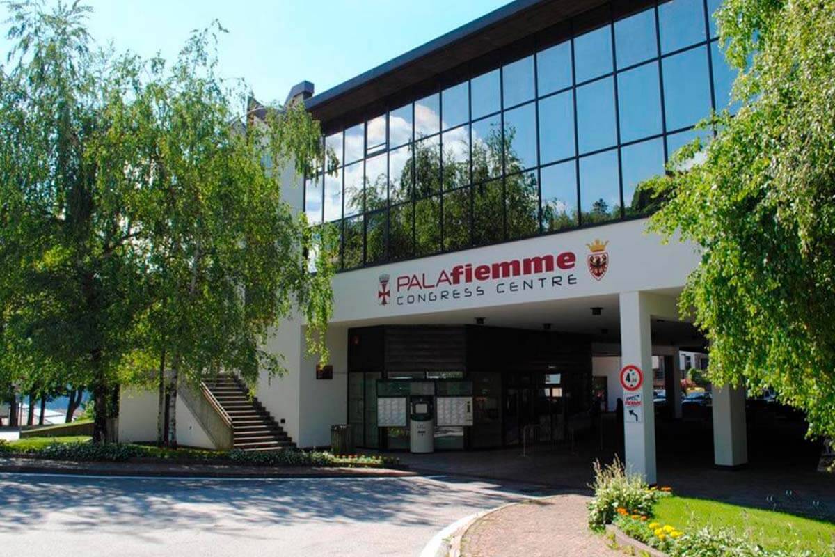 Immagine: Palafiemme (@Sagis).jpg Creative Commons Attributon–ShareAlike 4.0 International (CC BY-SA 4.0)