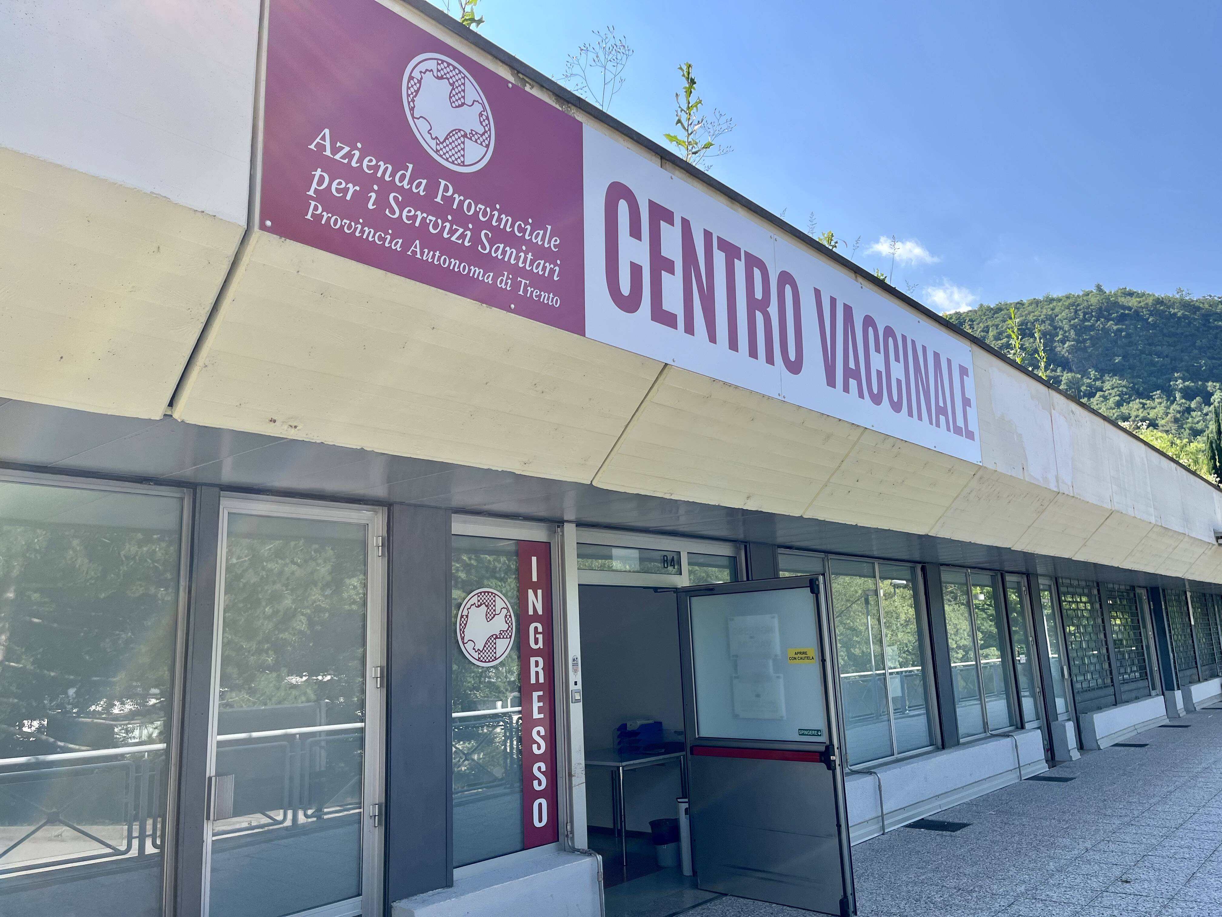 Immagine: centro vaccinale trento.jpg Creative Commons Attributon–ShareAlike 4.0 International (CC BY-SA 4.0)