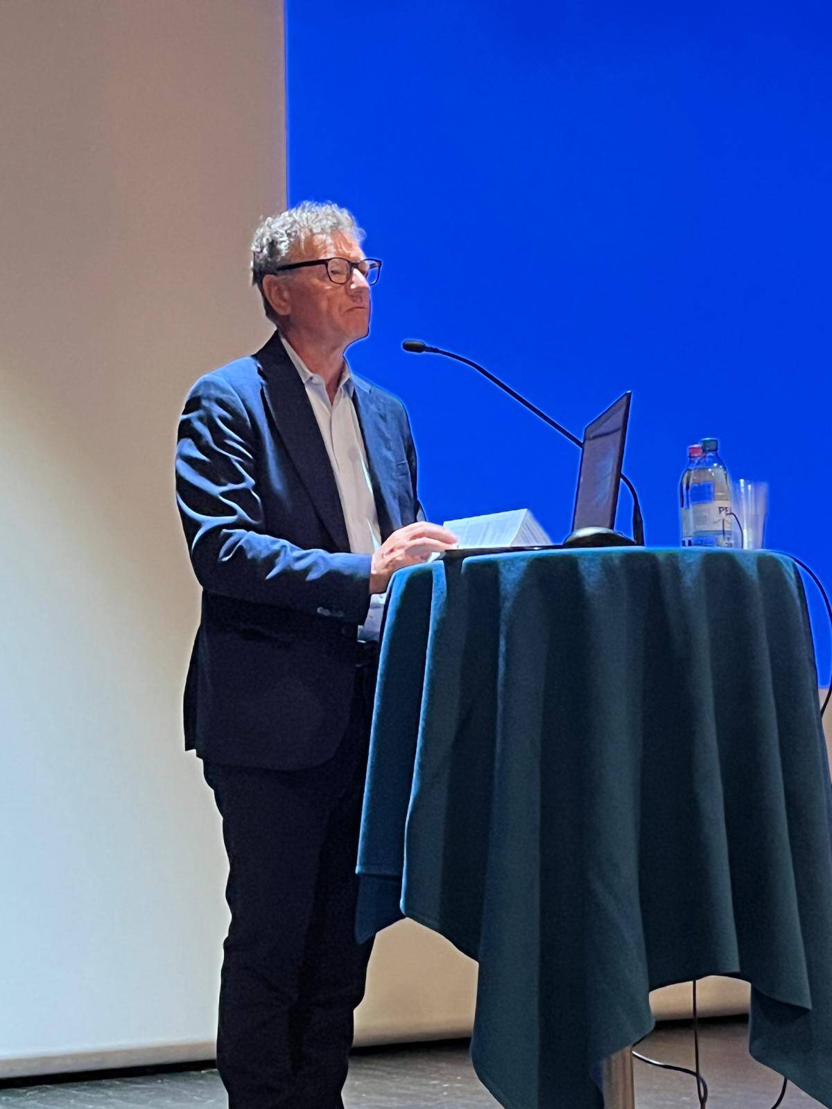 Immagine: Ferro convegno medicina di montagna.jpeg Creative Commons Attributon–ShareAlike 4.0 International (CC BY-SA 4.0)