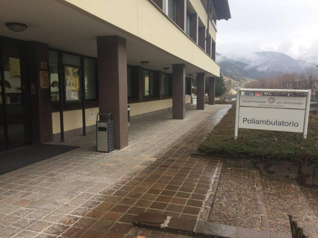 Immagine: poliambulatorio di tonadico primiero san martino di castrozza1.jpeg Creative Commons Attributon–ShareAlike 4.0 International (CC BY-SA 4.0)