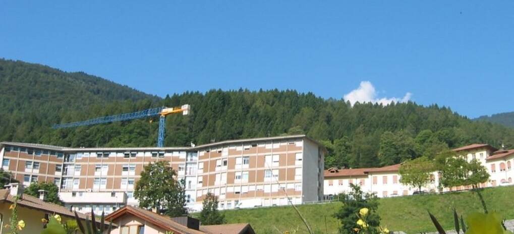 Immagine: Ospedale Tione.jpg Creative Commons Attributon–ShareAlike 4.0 International (CC BY-SA 4.0)