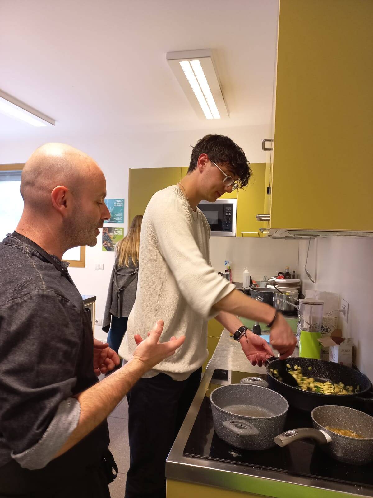 Immagine: corso cucina sostenibile 1.jpeg Creative Commons Attributon–ShareAlike 4.0 International (CC BY-SA 4.0)