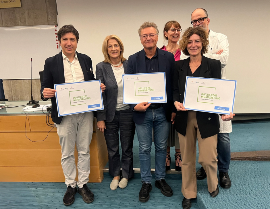 Immagine: Dir. gen. Ferro, dir. san. Denise Signorelli, dir. amm. Rosa Magnoni, dott. Sommavilla, dott. Ziglio.png Creative Commons Attributon–ShareAlike 4.0 International (CC BY-SA 4.0)