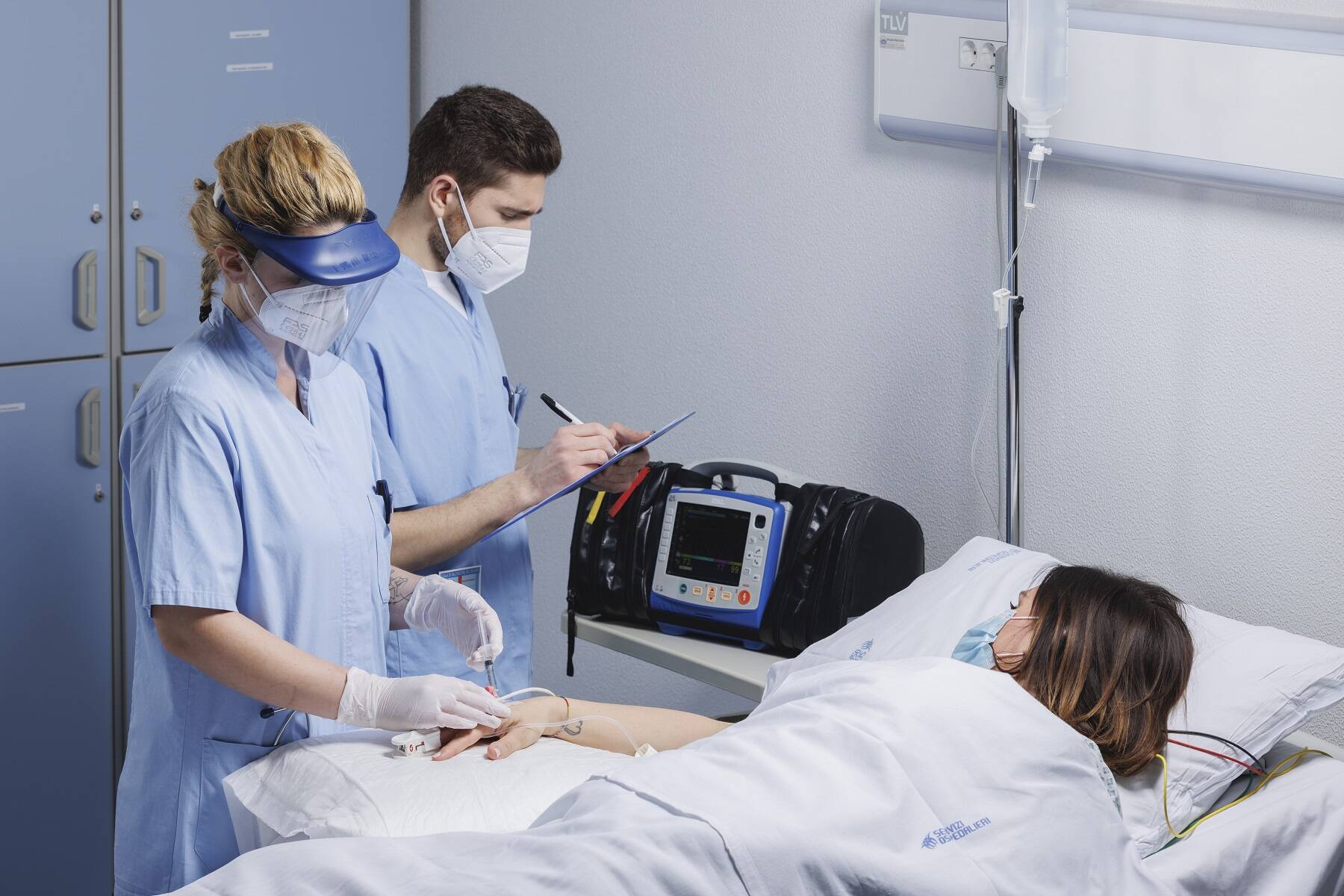 Immagine: APSS Infermieri_ospedale2_foto Jacopo Salvi.jpg Creative Commons Attributon–ShareAlike 4.0 International (CC BY-SA 4.0)