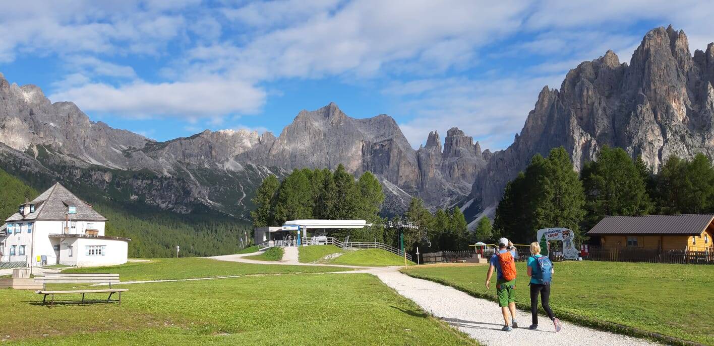 Immagine: turisti.jpeg Creative Commons Attributon–ShareAlike 4.0 International (CC BY-SA 4.0)