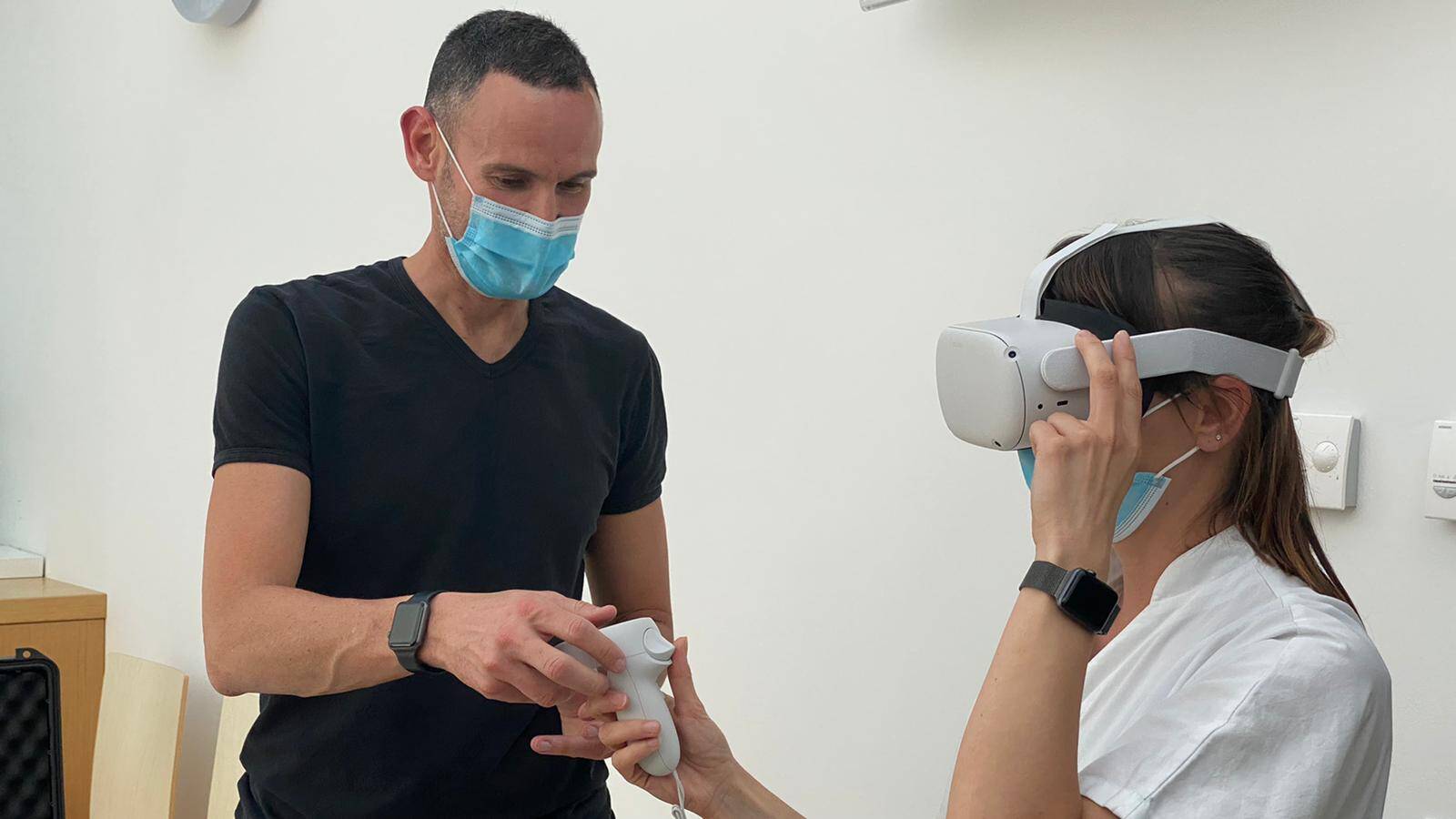 Immagine: donazione visore giacomo sintini3.jpeg Creative Commons Attributon–ShareAlike 4.0 International (CC BY-SA 4.0)