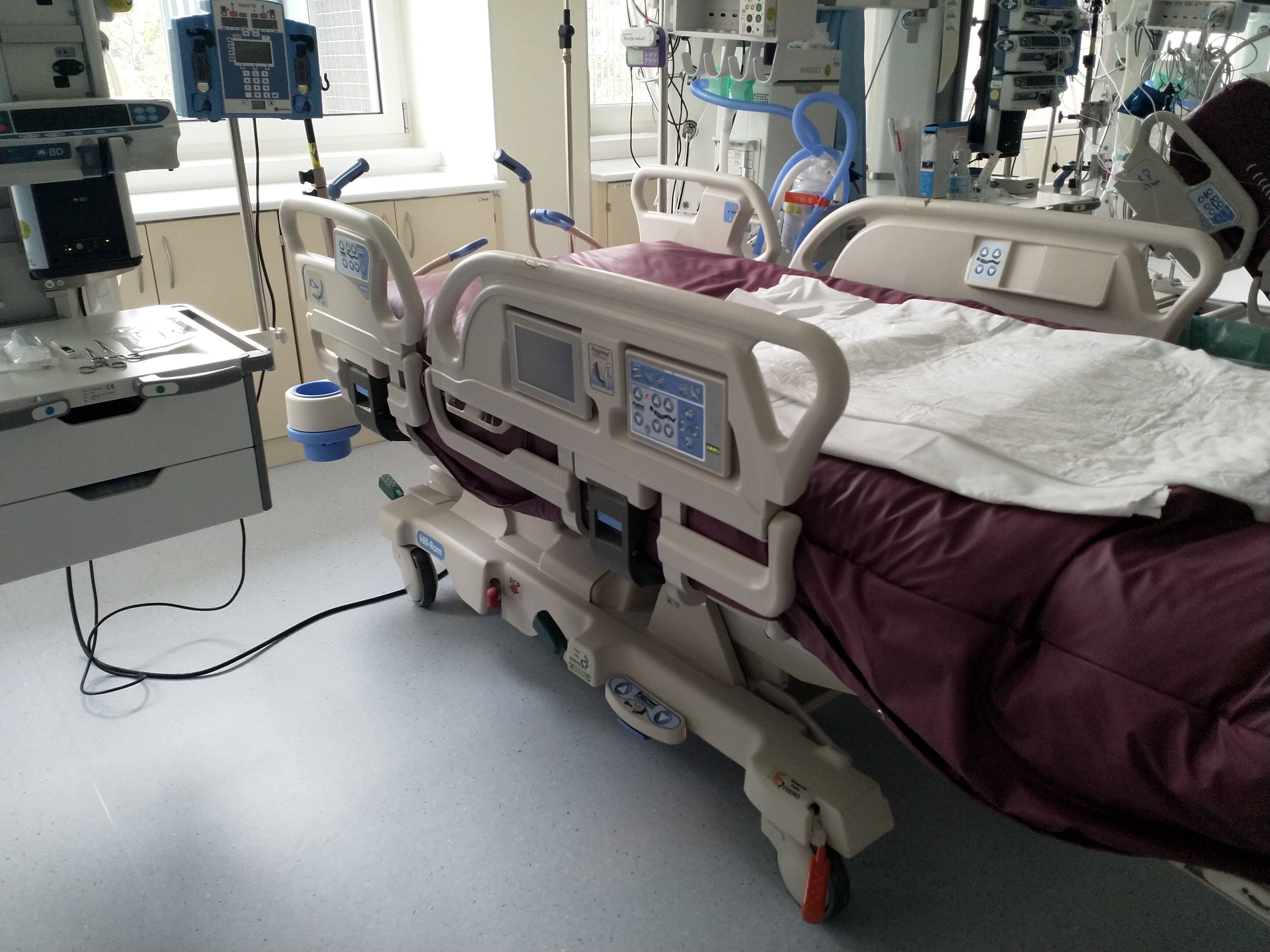 Immagine: letto rianimazione FESR_2.JPG 