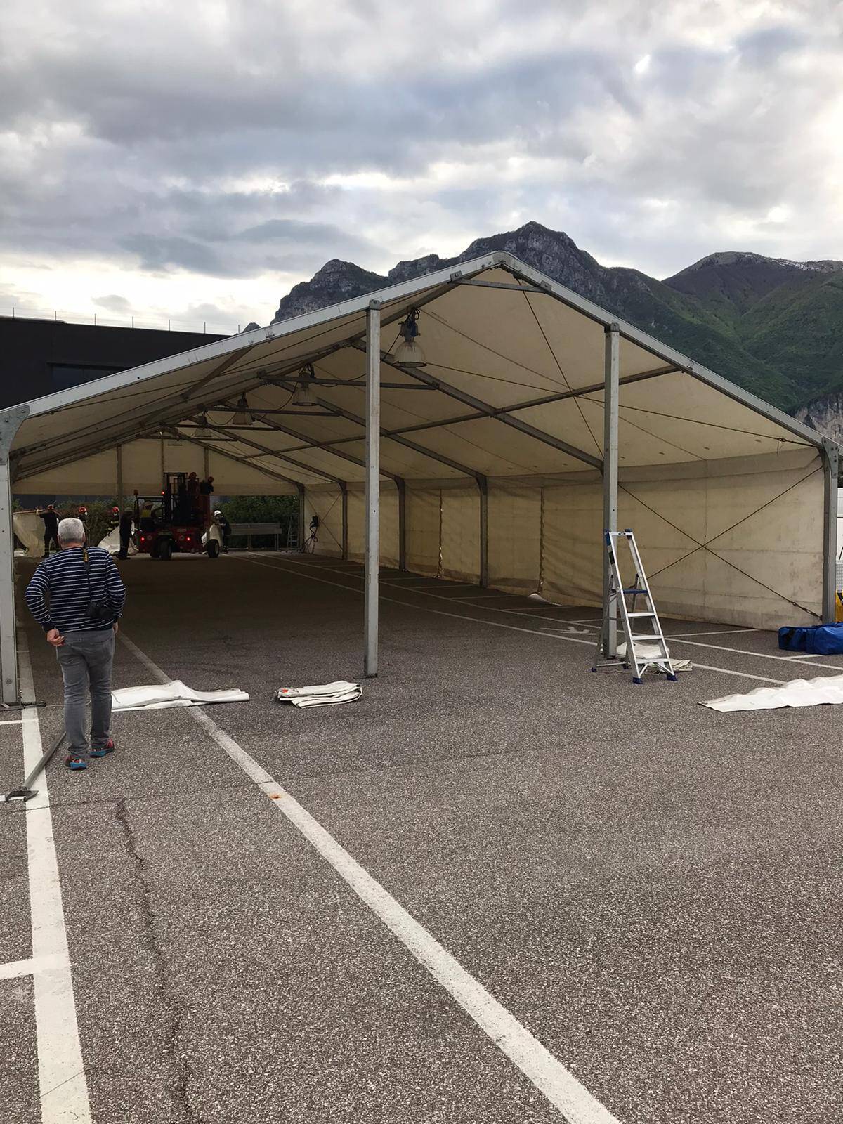 Immagine: drive through Arco2.jpeg Creative Commons Attributon–ShareAlike 4.0 International (CC BY-SA 4.0)