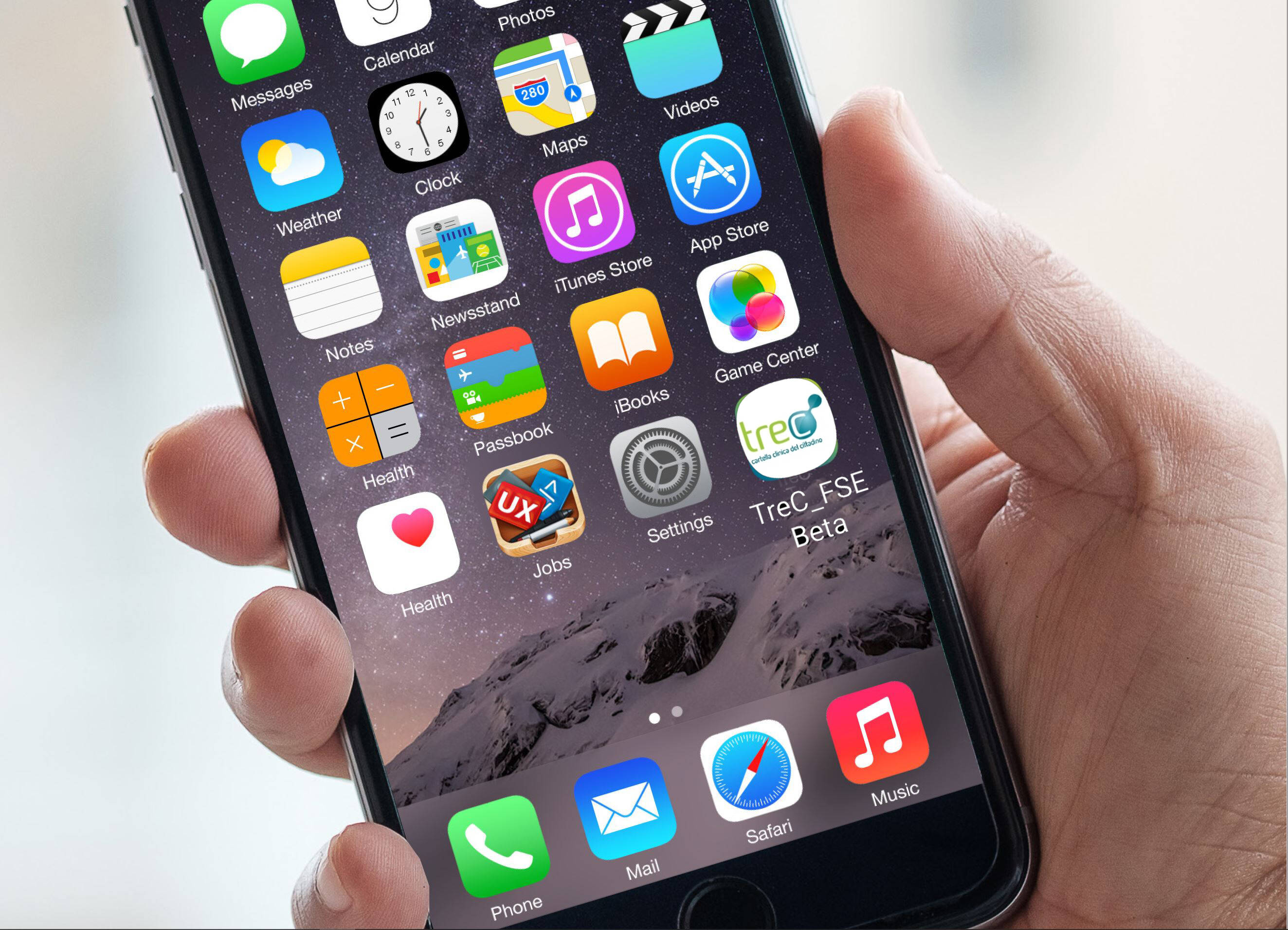 Immagine: MANO_CON_CELLULARE_APP_TREC_FSE.jpg Creative Commons Attributon–ShareAlike 4.0 International (CC BY-SA 4.0)