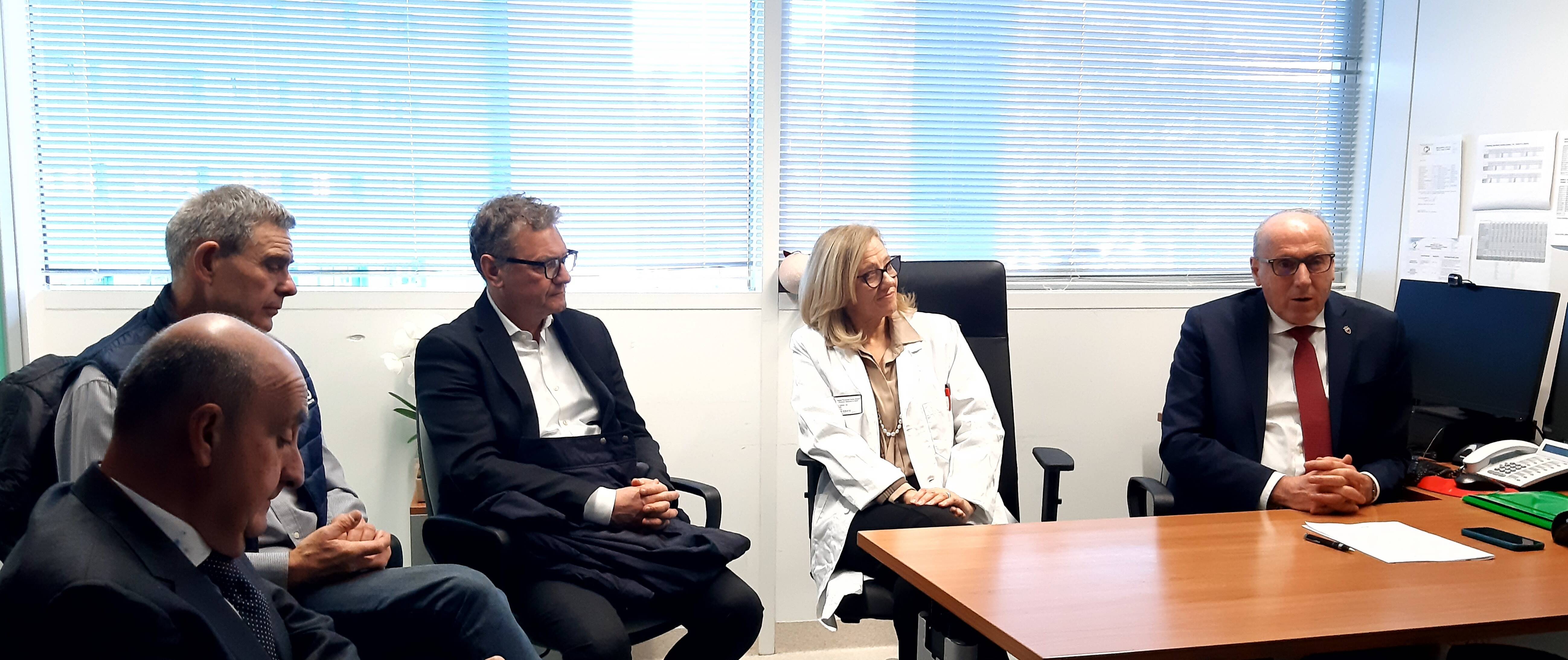 Immagine: donazione admo a laboratorio tipizzazione hla.jpg Creative Commons Attributon–ShareAlike 4.0 International (CC BY-SA 4.0)